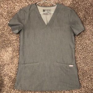 Figs grey scrub top xxs